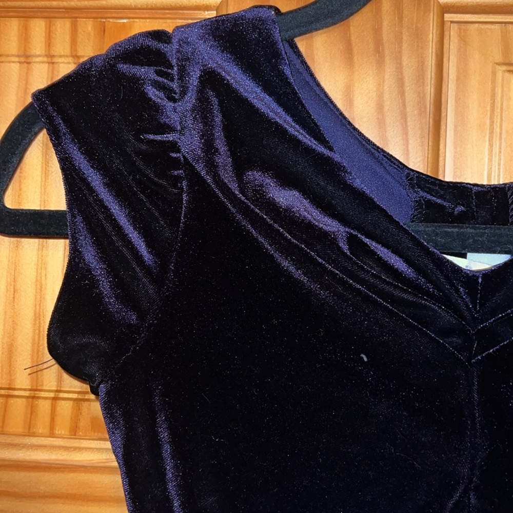 Girls formal velvet and lace pink dress, Size 8 - Picture 7 of 15